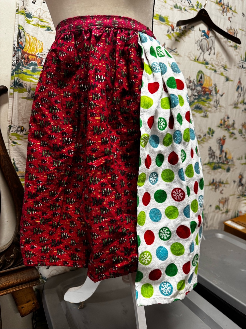2 pack of homemade Christmas aprons with towel on side